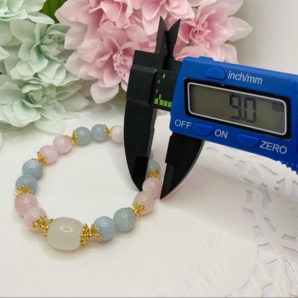 Nature Morganite Crystal & Jade Bracelet - Picture 4 of 5
